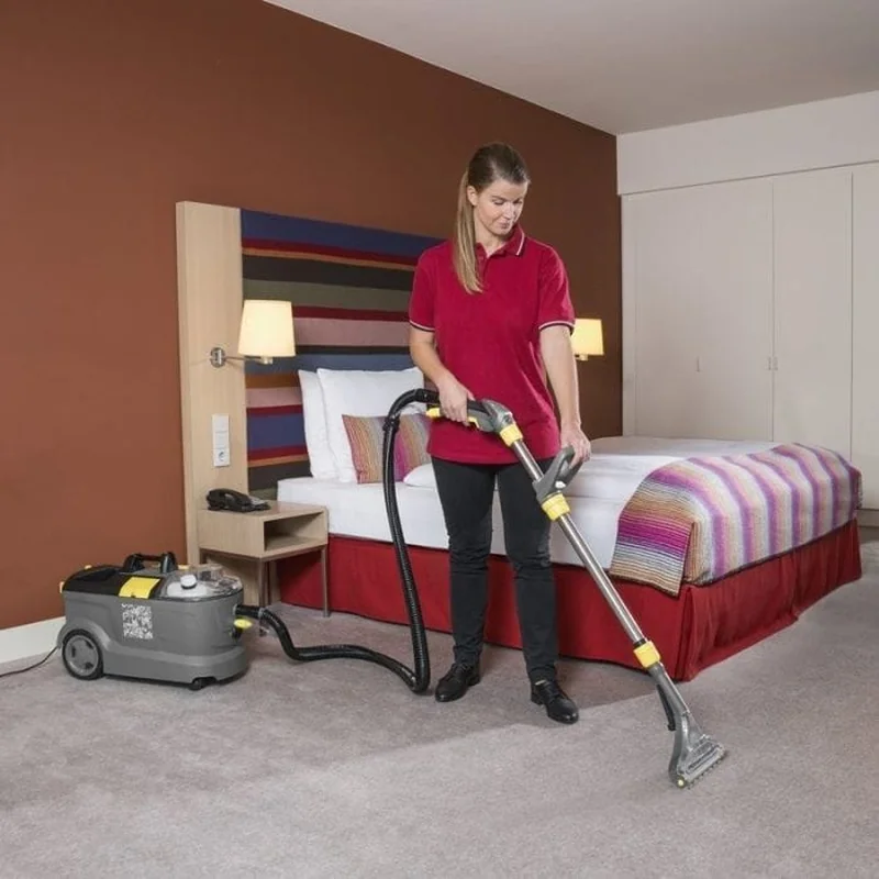 Насадка на пылесос Karcher для пола, с шарниром, 240 мм (4.130-007.0) Насадка на пылесос Karcher для пола, с шарниром, 240 мм (4.130-007.0)