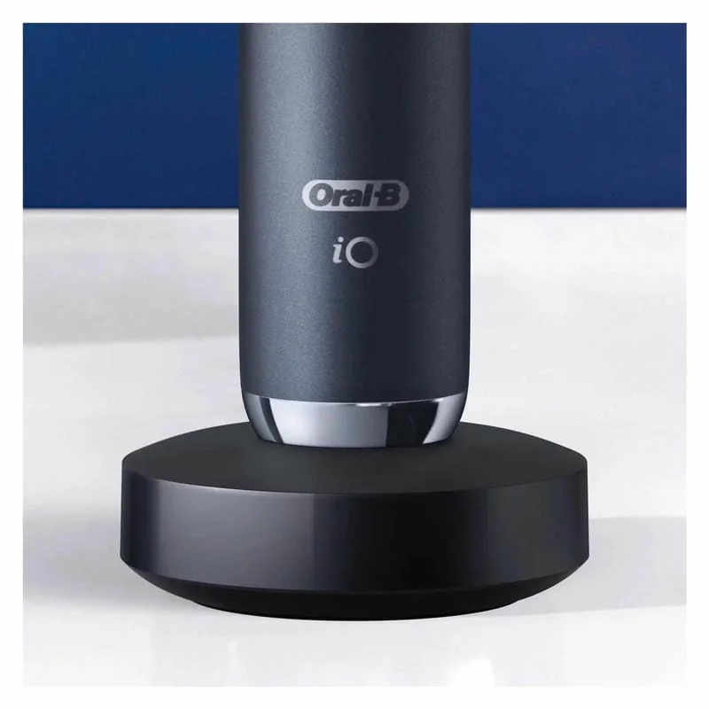 Электрическая зубная щетка Oral-B IOM9.1B2.2AD Black Onyx Электрическая зубная щетка Oral-B IOM9.1B2.2AD Black Onyx